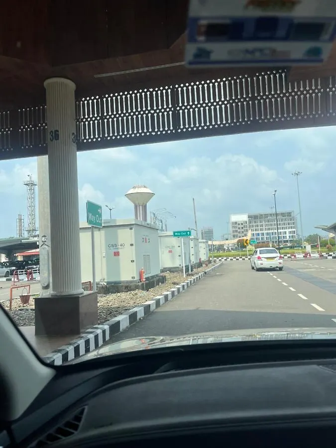 Presidency Airport Hotel Kochi 4*,