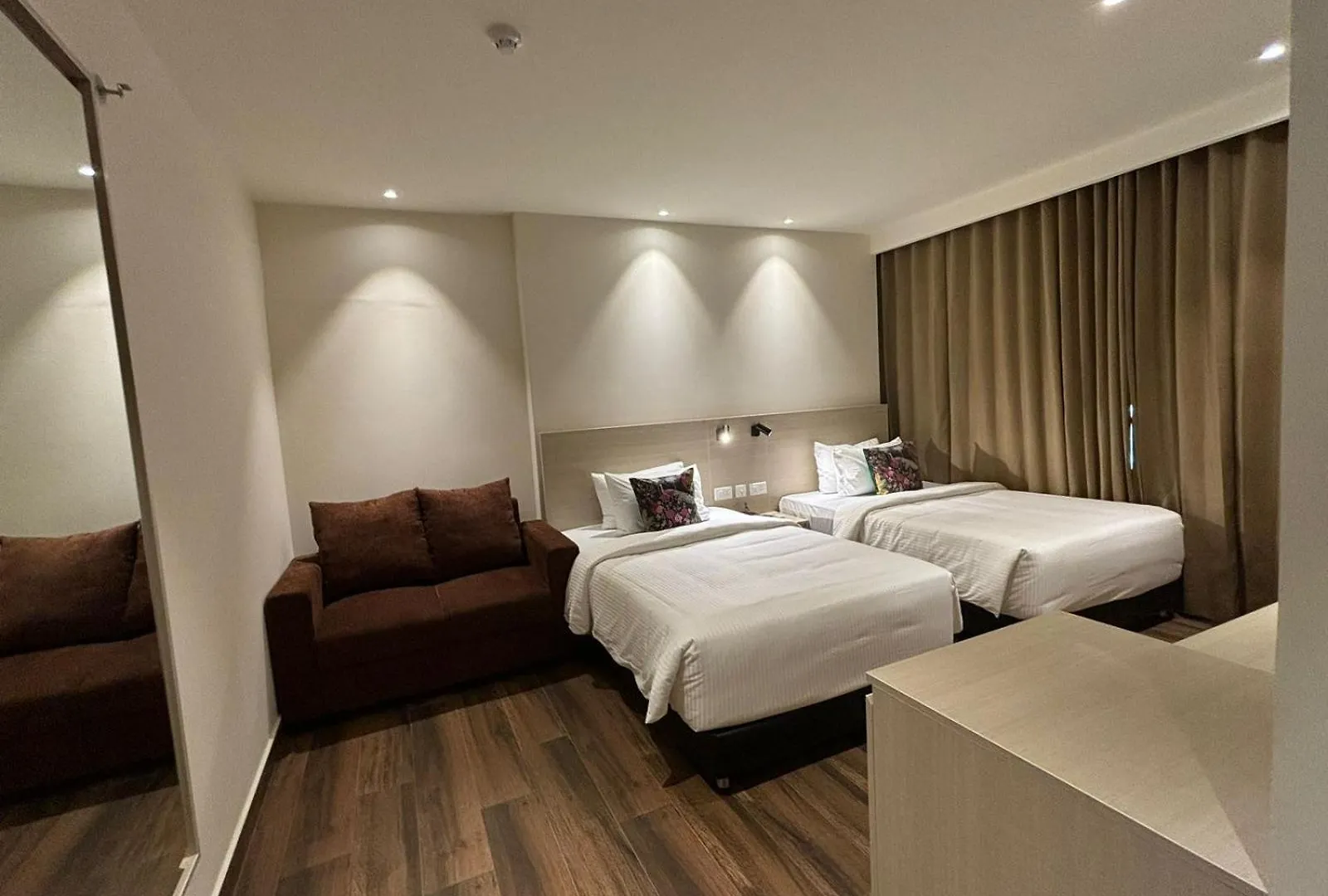 Presidency Airport Hotel Kochi 4*,